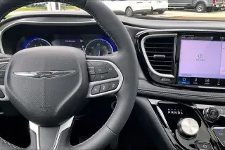 Chrysler Pacifica 2025 Select 4dr Mini-Van