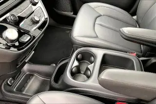 Chrysler Pacifica 2025 Select 4dr Mini-Van