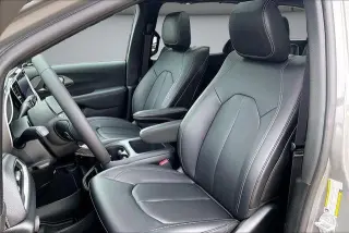 Chrysler Pacifica 2025 Select 4dr Mini-Van