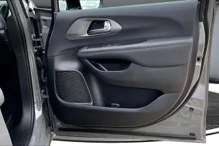 Chrysler Pacifica 2025 Select 4dr Mini-Van