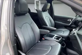 Chrysler Pacifica 2025 Select 4dr Mini-Van