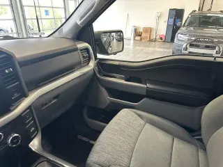 Ford F-150 2022 4x4 XL 4dr SuperCrew 5.5 ft. SB