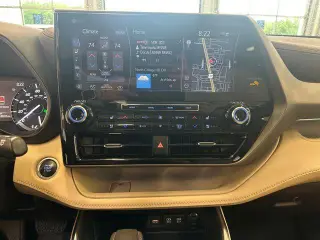 Toyota Highlander 2021 AWD Limited 4dr SUV