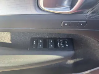 2021 Volvo XC40 T4 Momentum