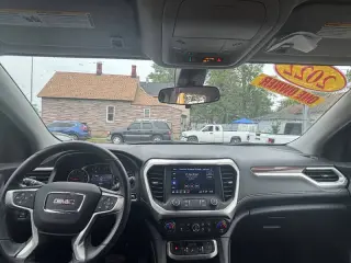 2022 GMC Acadia SLE