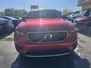 2021 Volvo XC40 T4 Momentum