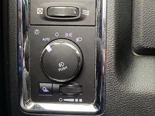 Ram 1500 2018 4x2 Laramie 4 puertas Cabina Doble 5.5 pies. Camioneta corta
