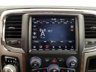 Ram 1500 2018 4x2 Laramie 4 puertas Cabina Doble 5.5 pies. Camioneta corta