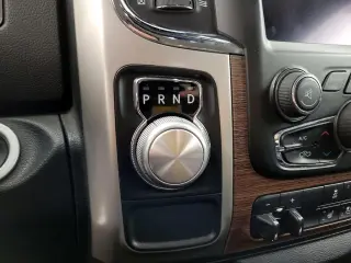 Ram 1500 2018 4x2 Laramie 4 puertas Cabina Doble 5.5 pies. Camioneta corta