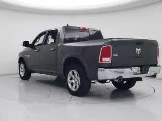 Ram 1500 2018 4x2 Laramie 4 puertas Cabina Doble 5.5 pies. Camioneta corta