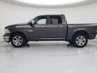 Ram 1500 2018 4x2 Laramie 4 puertas Cabina Doble 5.5 pies. Camioneta corta