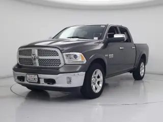 Ram 1500 2018 4x2 Laramie 4 puertas Cabina Doble 5.5 pies. Camioneta corta