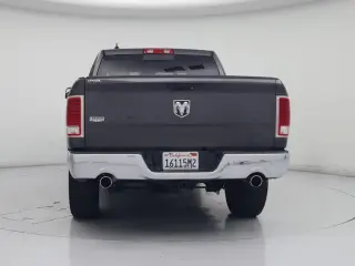 Ram 1500 2018 4x2 Laramie 4 puertas Cabina Doble 5.5 pies. Camioneta corta