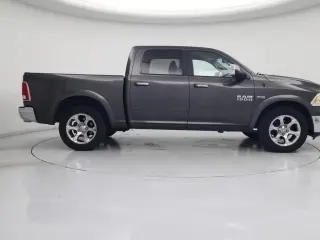Ram 1500 2018 4x2 Laramie 4 puertas Cabina Doble 5.5 pies. Camioneta corta