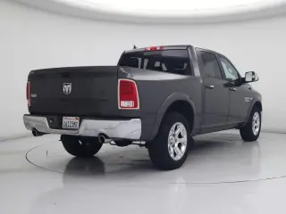 Ram 1500 2018 4x2 Laramie 4 puertas Cabina Doble 5.5 pies. Camioneta corta