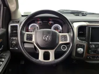 Ram 1500 2018 4x2 Laramie 4 puertas Cabina Doble 5.5 pies. Camioneta corta