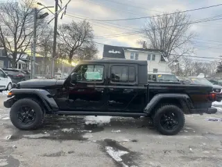 2022 Jeep Gladiator Willys
