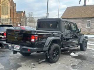 2022 Jeep Gladiator Willys