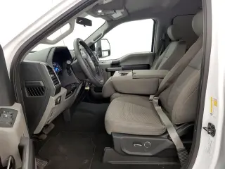 Ford F-250 Super Duty 2019 4x4 XLT 4dr Crew Cab 6.8 ft. SB Pickup