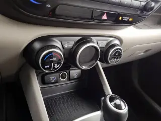 Hyundai VENUE 2023 SEL 4dr Crossover