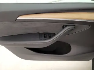 Tesla Model Y 2023 AWD Long Range 4dr Crossover