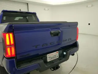 Toyota Tacoma 2025 4x4 SR5 4dr Double Cab 5.0 ft SB