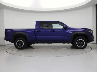 Toyota Tacoma 2025 4x4 SR5 4dr Double Cab 5.0 ft SB