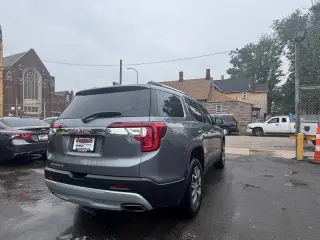 2022 GMC Acadia SLE