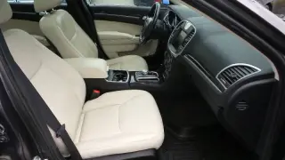 2016 Chrysler 300 Limited