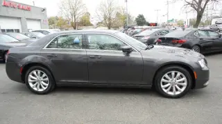 2016 Chrysler 300 Limited