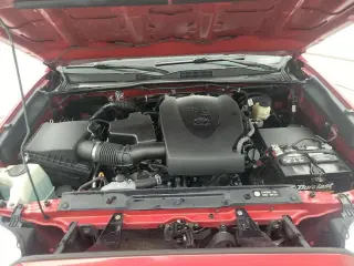 Toyota Tacoma 2018 4x4 SR V6 4dr Double Cab 5.0 ft SB