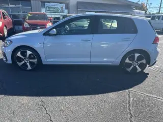 2018 Volkswagen Golf GTI SE
