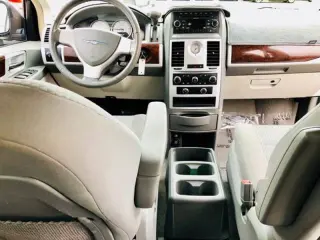 2010 Chrysler Town and Country Touring