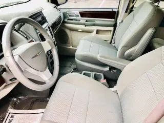 2010 Chrysler Town and Country Touring