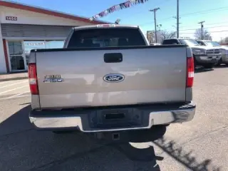 2005 Ford F-150 XLT