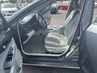 2012 Toyota Camry Hybrid XLE