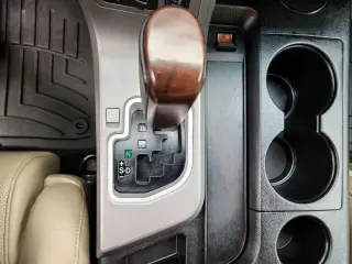 Toyota Sequoia 2017 4x2 Platinum SUV de 4 puertas