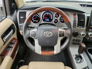 Toyota Sequoia 2017 4x2 Platinum SUV de 4 puertas