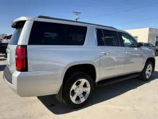 2017 Chevrolet Suburban
LT