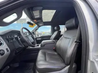 2015 Ford F-250 Super Duty
Lariat