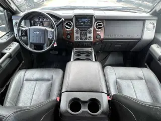 2015 Ford F-250 Super Duty
Lariat