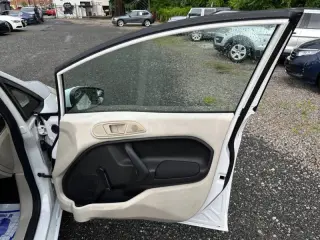 2013 Ford Fiesta S