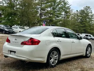 2015 Infiniti Q40