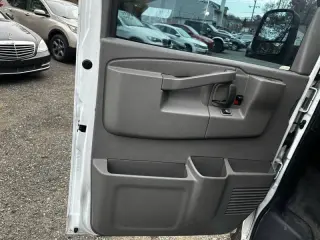 2017 Chevrolet Express 2500