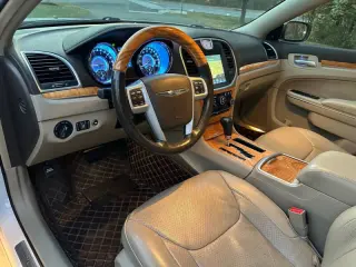 2014 Chrysler 300 C