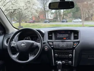 2020 Nissan Pathfinder SV