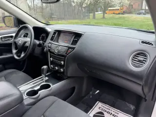 2020 Nissan Pathfinder SV
