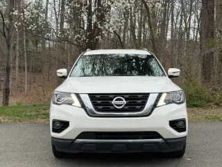 2020 Nissan Pathfinder SV
