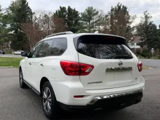 2020 Nissan Pathfinder SV