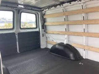 2021 Chevrolet Express 2500